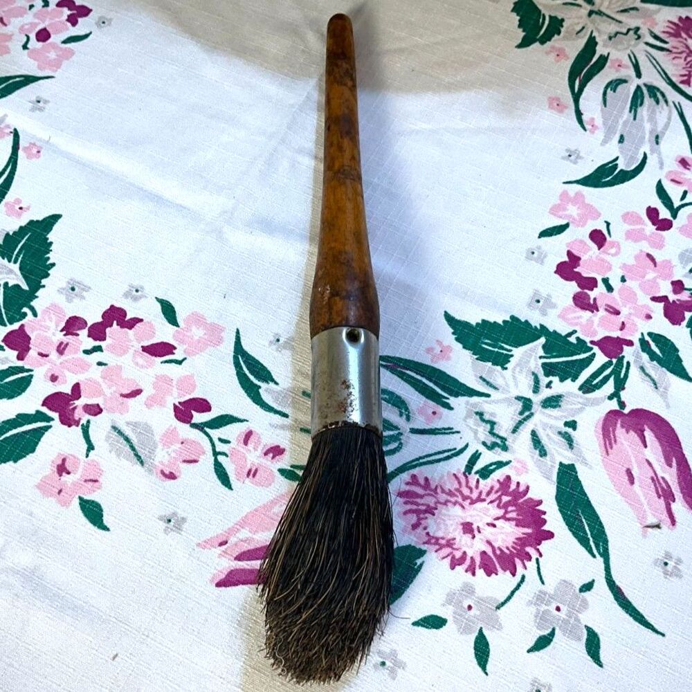 Vintage paint brush natural bristles wooden handle great old brush